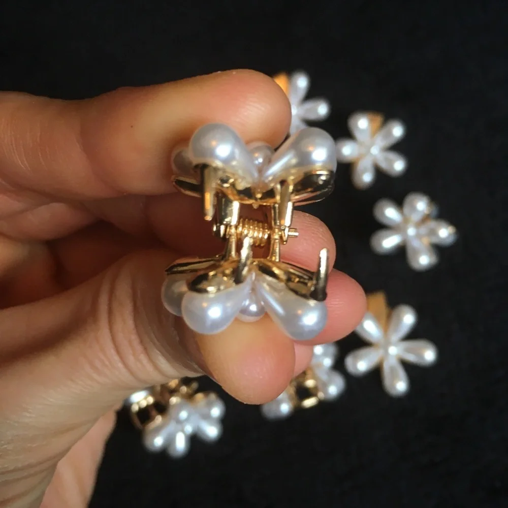 Beautiful Faux Pearl and Gold Tone Formal Wear Hair Clips